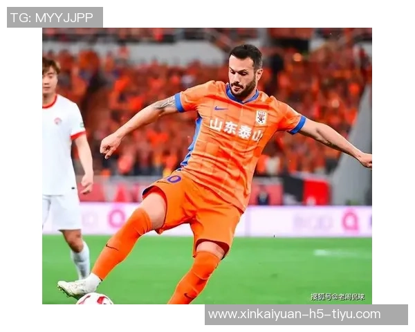 泰山队主场平局遭遇三连平球员谢场时满脸遗憾与失落