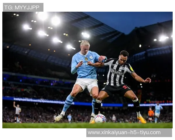 诺丁汉森林正式投诉曼城比赛判罚引发广泛关注与讨论